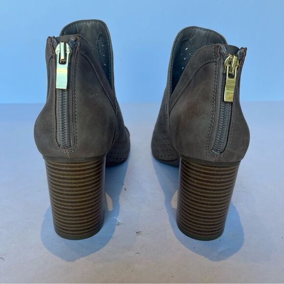 a.n.a. Women's Tiana Heeled Peep Toe Booties Perforated Upper Tan size 7M - Picture 5 of 9